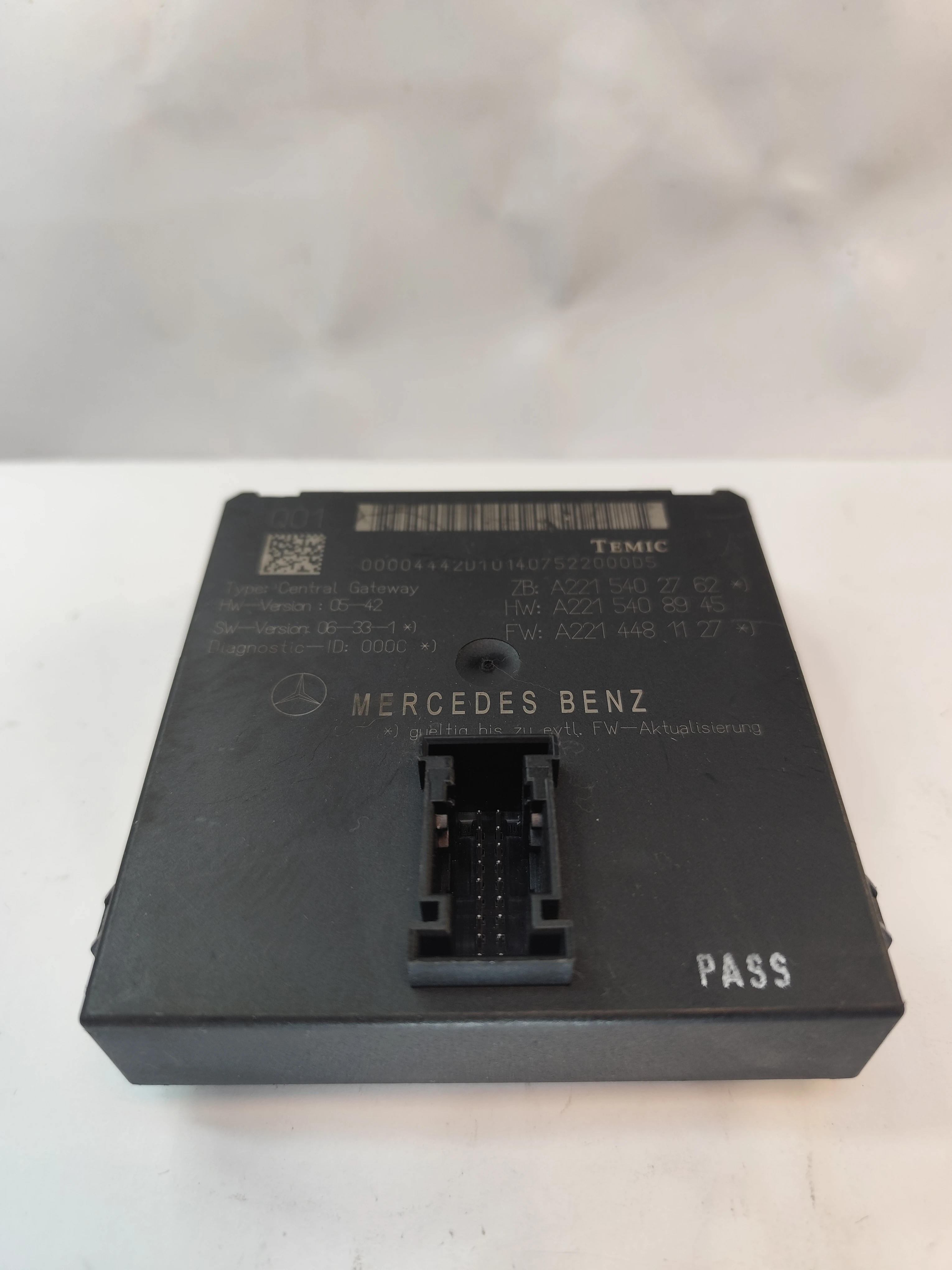 Mercedes-Benz A2215402762