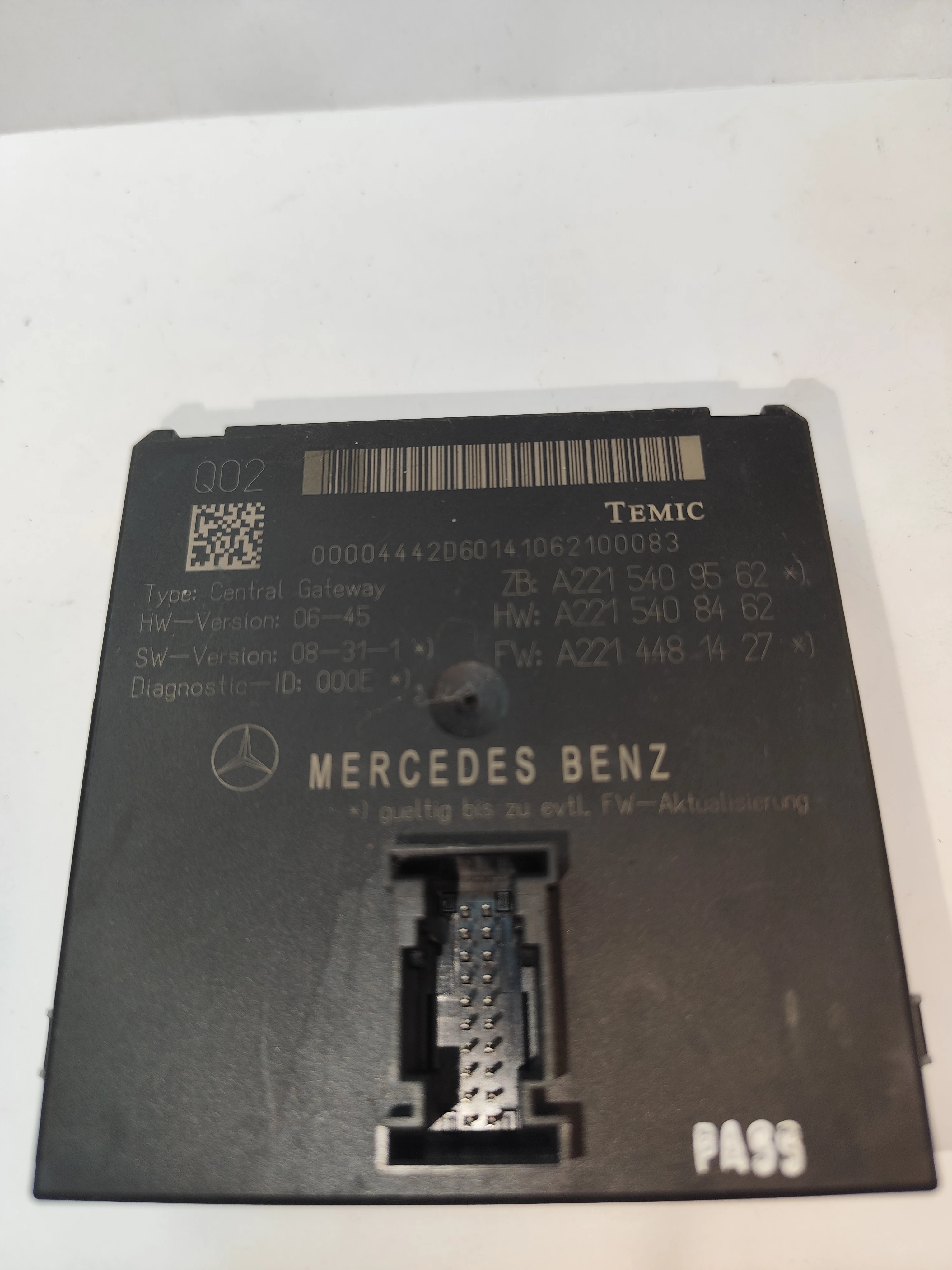 Mercedes-Benz A2215409562