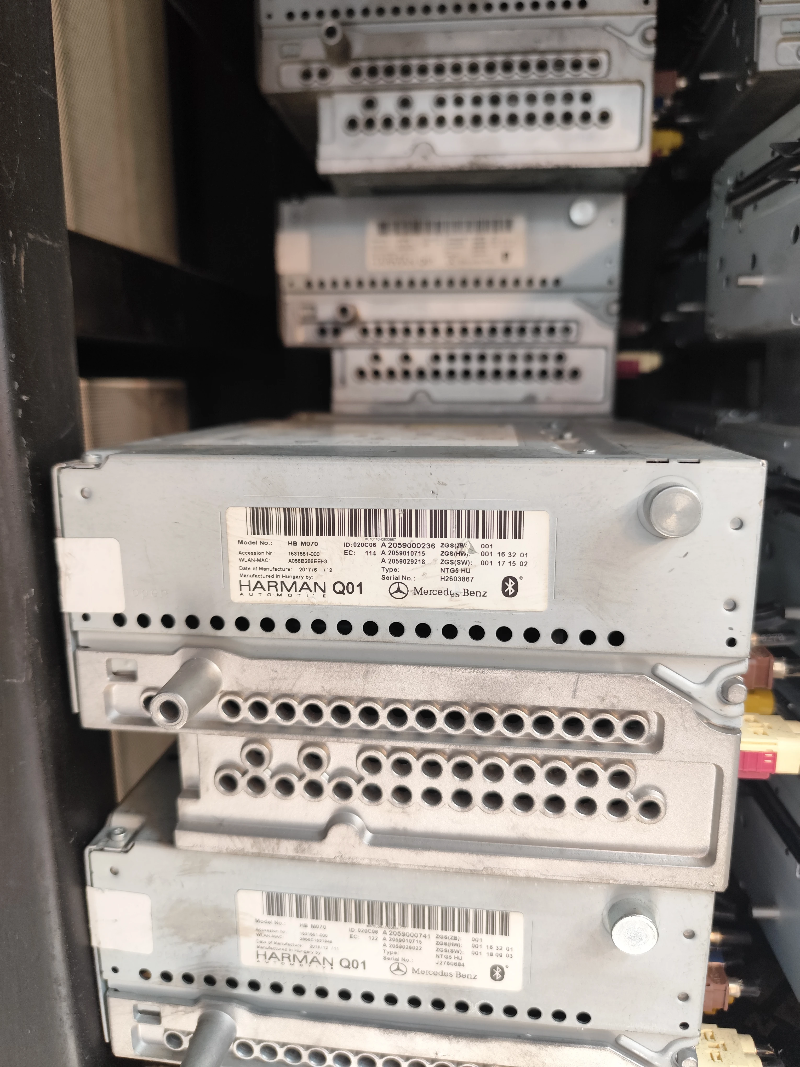 Mercedes-Benz COMAND multimedia head units A2059000236