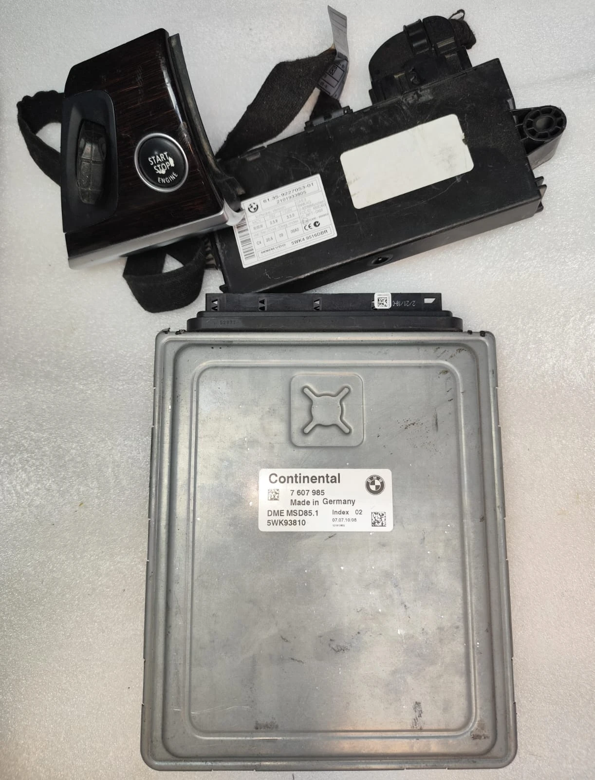 BMW Continental DME MSD85.1 Engine Control Unit (ECU) for a BMW, likely from a 4.4L twin-turbo engine Set 7607985