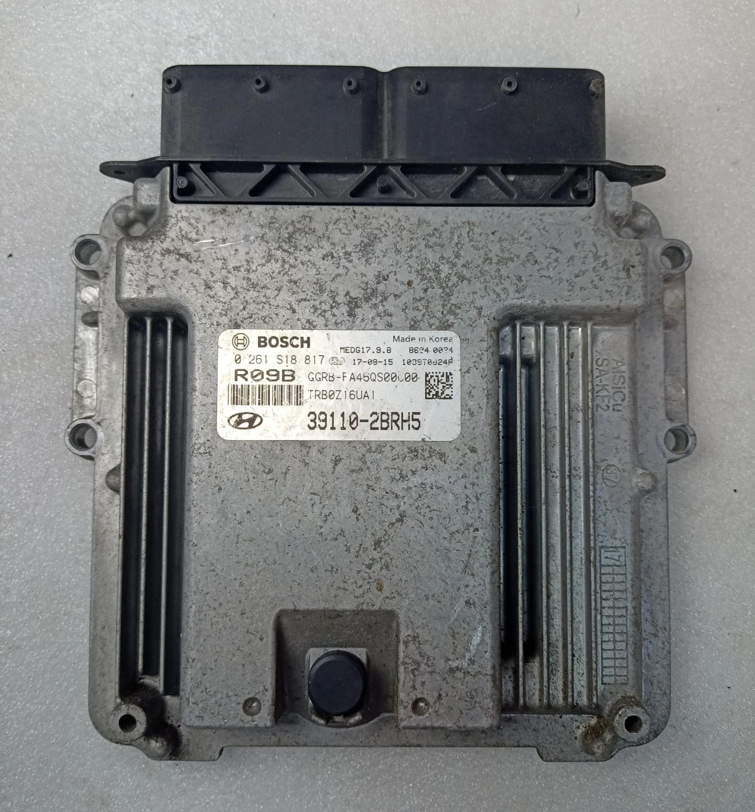 Hyundai ECU Engine Control Units | 391102BRH5 | Bosch 0261S18817 | Genuine Used