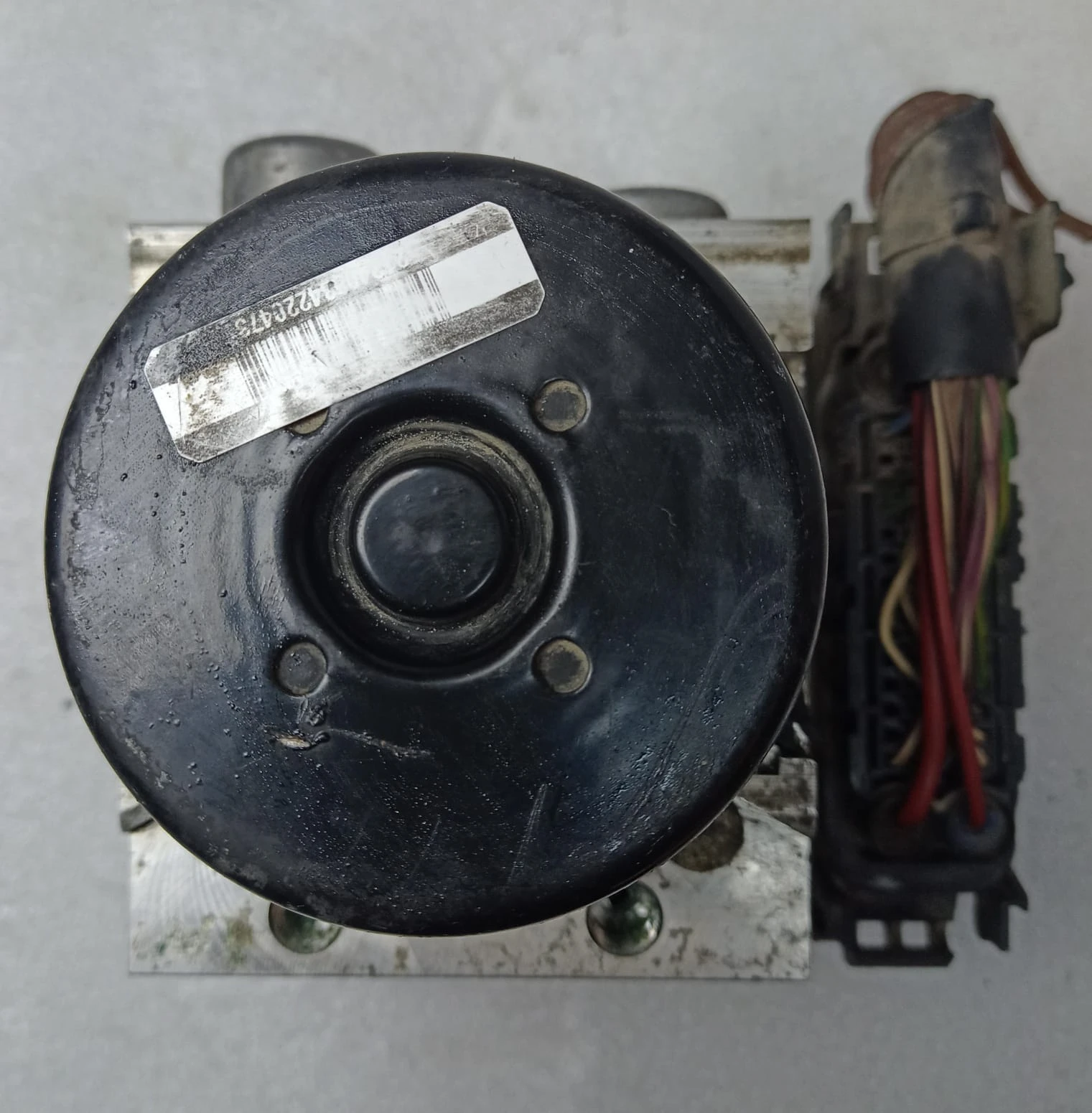 Mercedes-Benz ABS/ESP (Anti-lock Braking System / Electronic Stability Program) brake control module A2215458732