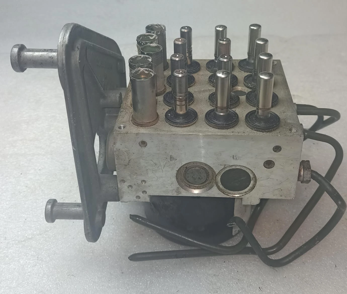 Porsche Air suspension control unit | 99635575503 | Bosch 0265215401 | Genuine Used