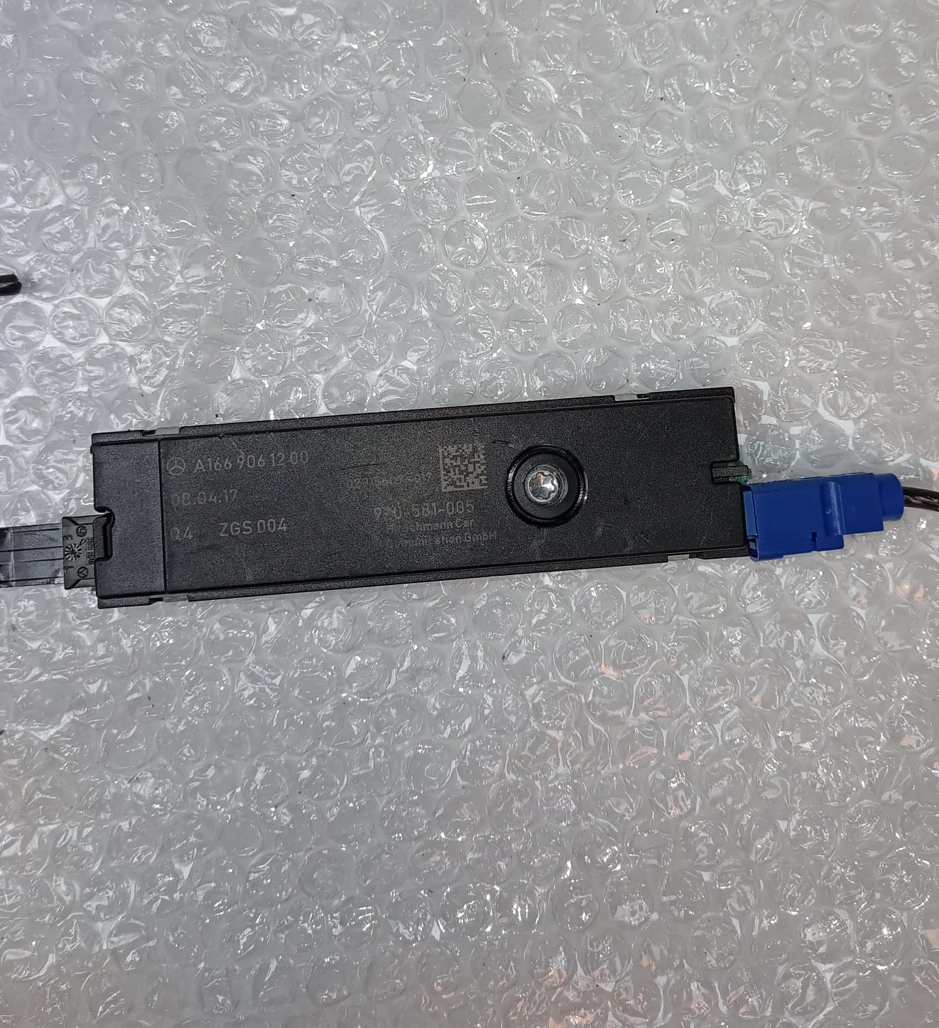 Mercedes-Benz ANTENNA BOOSTER A1669061200