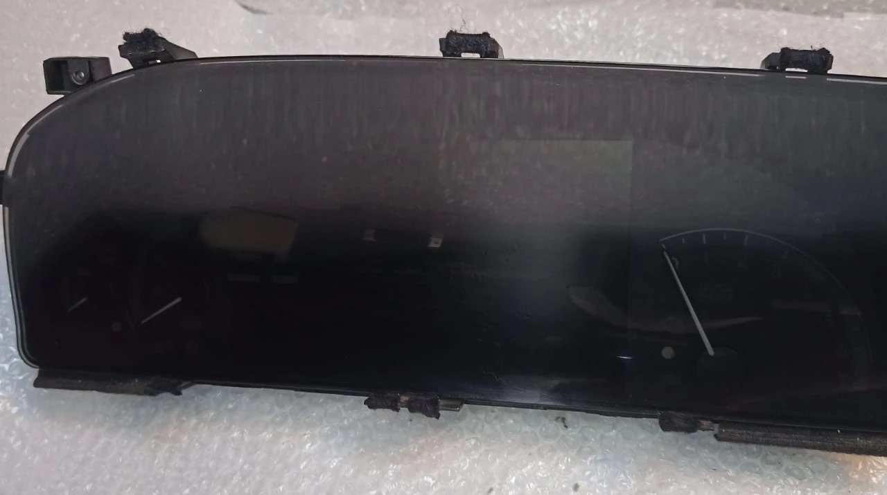Mercedes-Benz Speed meter & Gages A2215407048