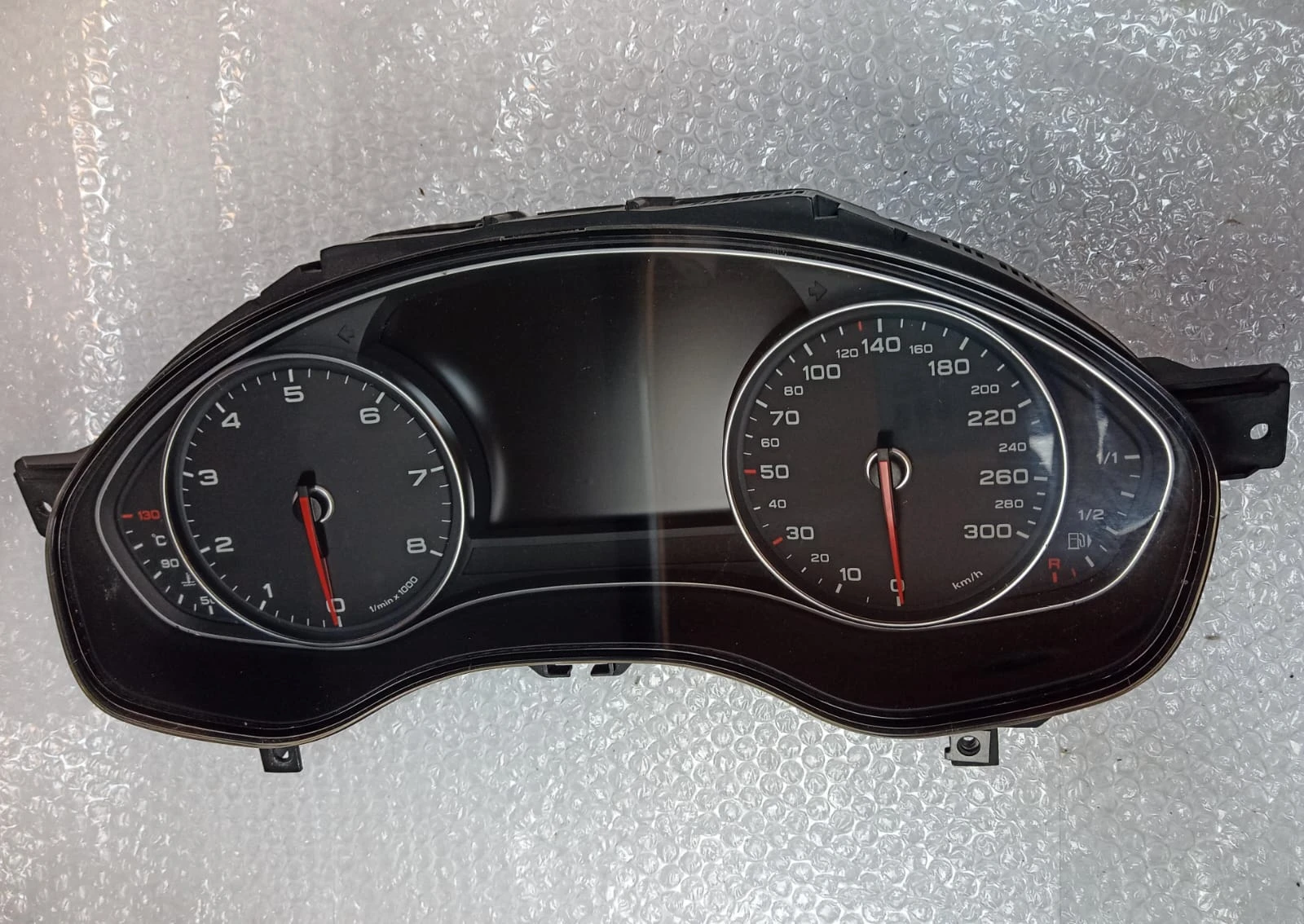 Audi Speedmeter & Gages 4G8920932Q
