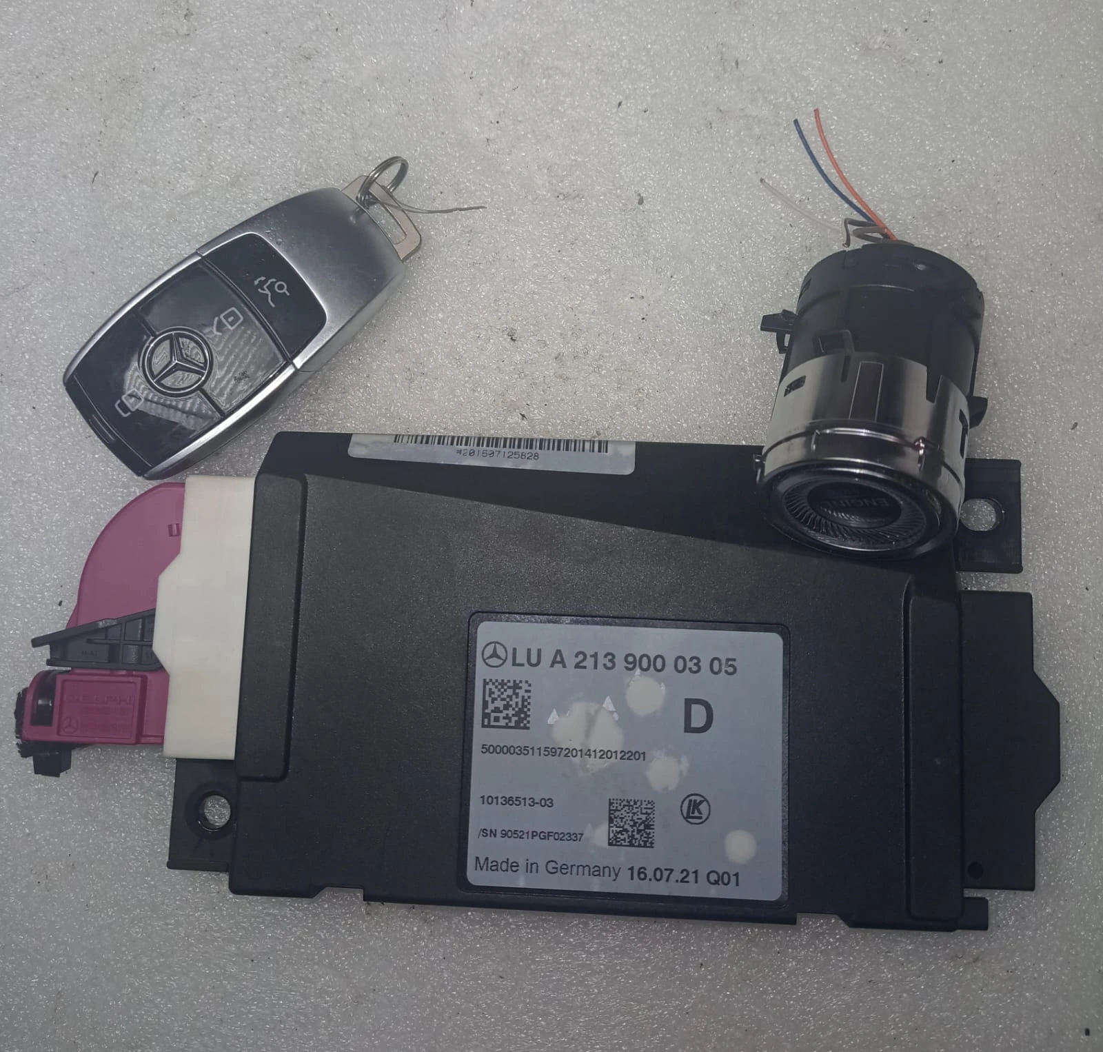 Mercedes-Benz Immobilizer & Security General security modules & Alarms | A2139000305 | 1013651303 | Genuine Used