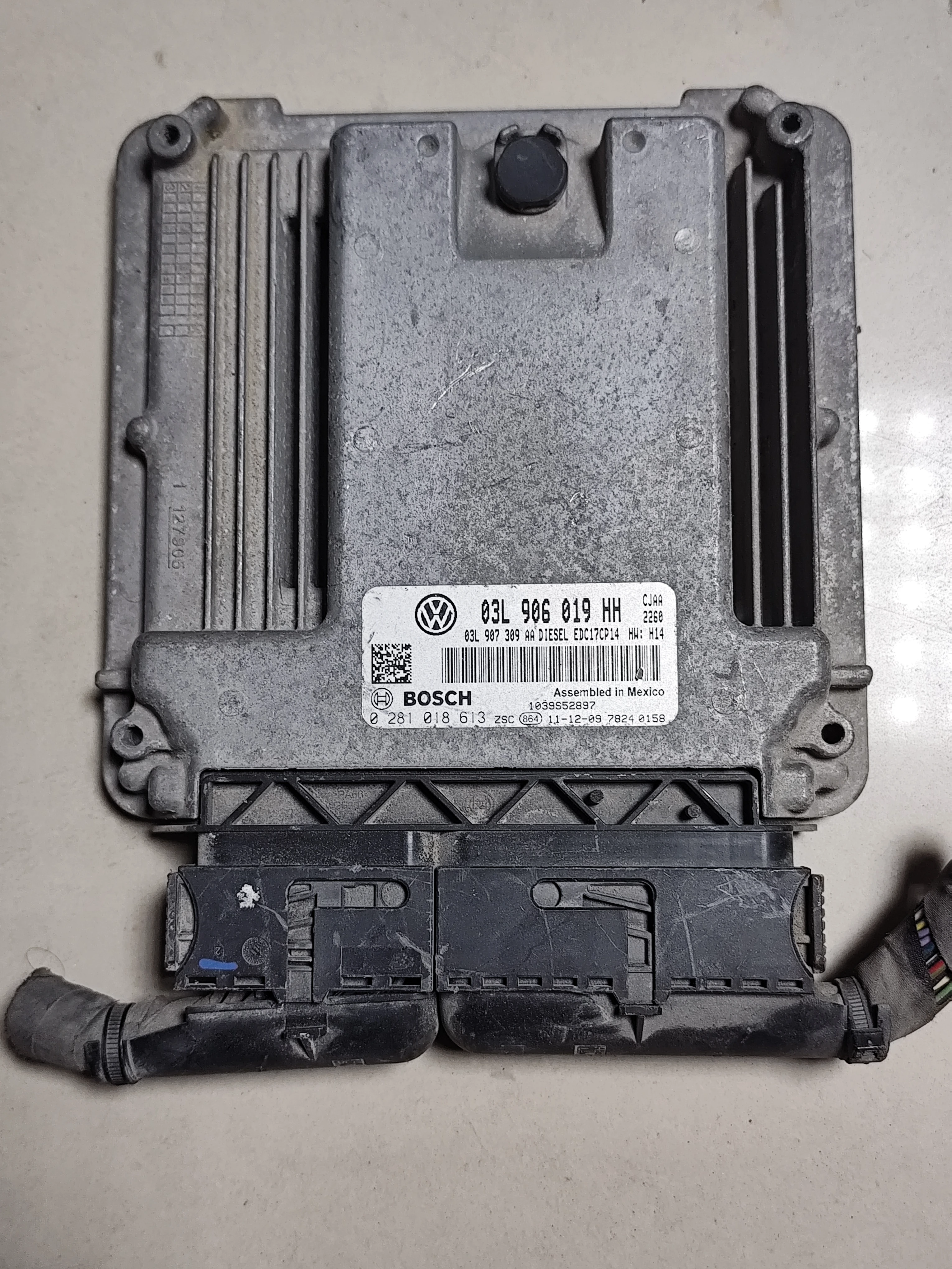 Volkswagen ECU – Engine Control Units | 03L906019HH | Bosch 0281018613 | Genuine Used
