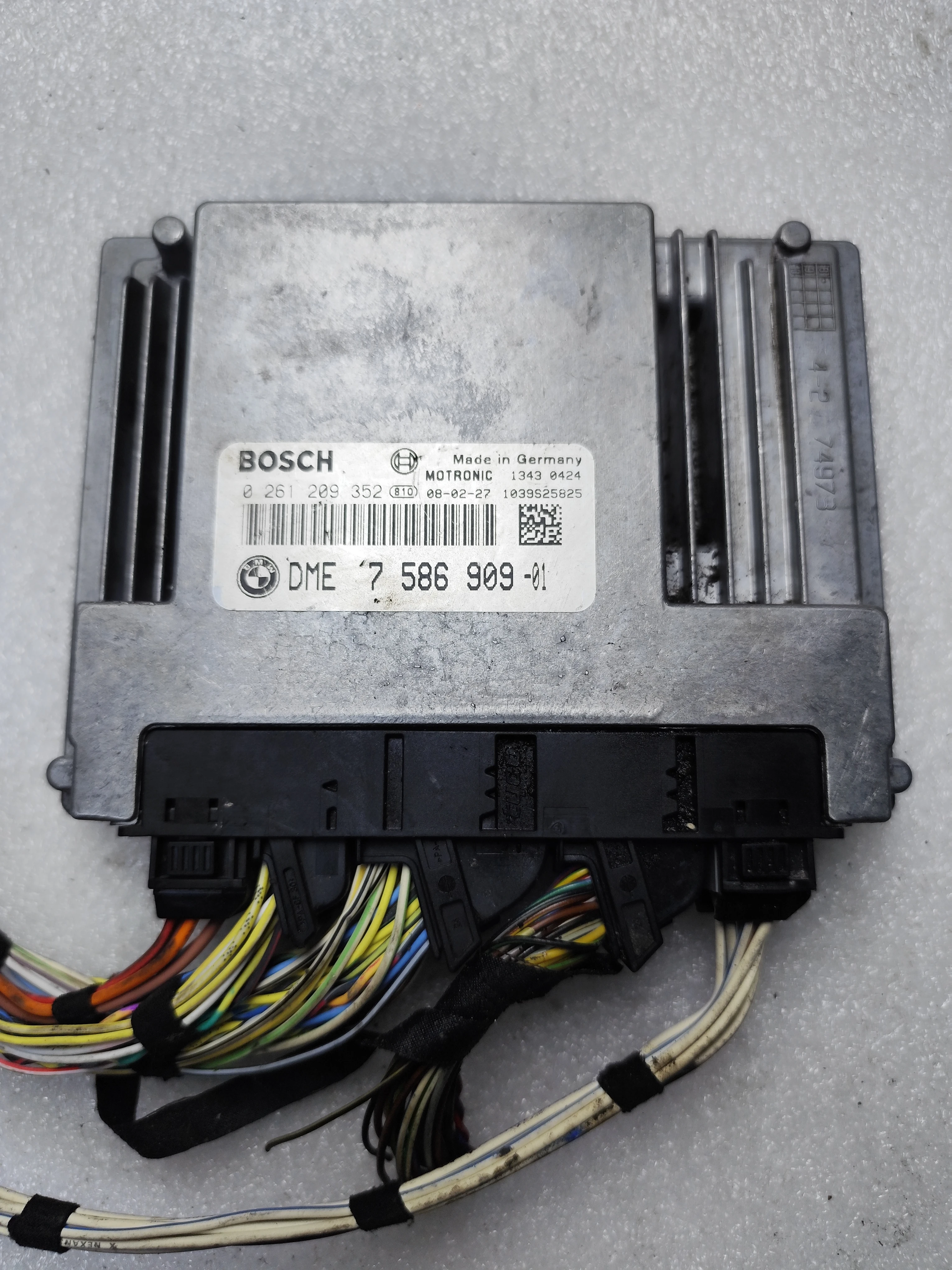 BMW ECU – Engine Control Units | 7586909 | Bosch 0261209352 | Genuine Used