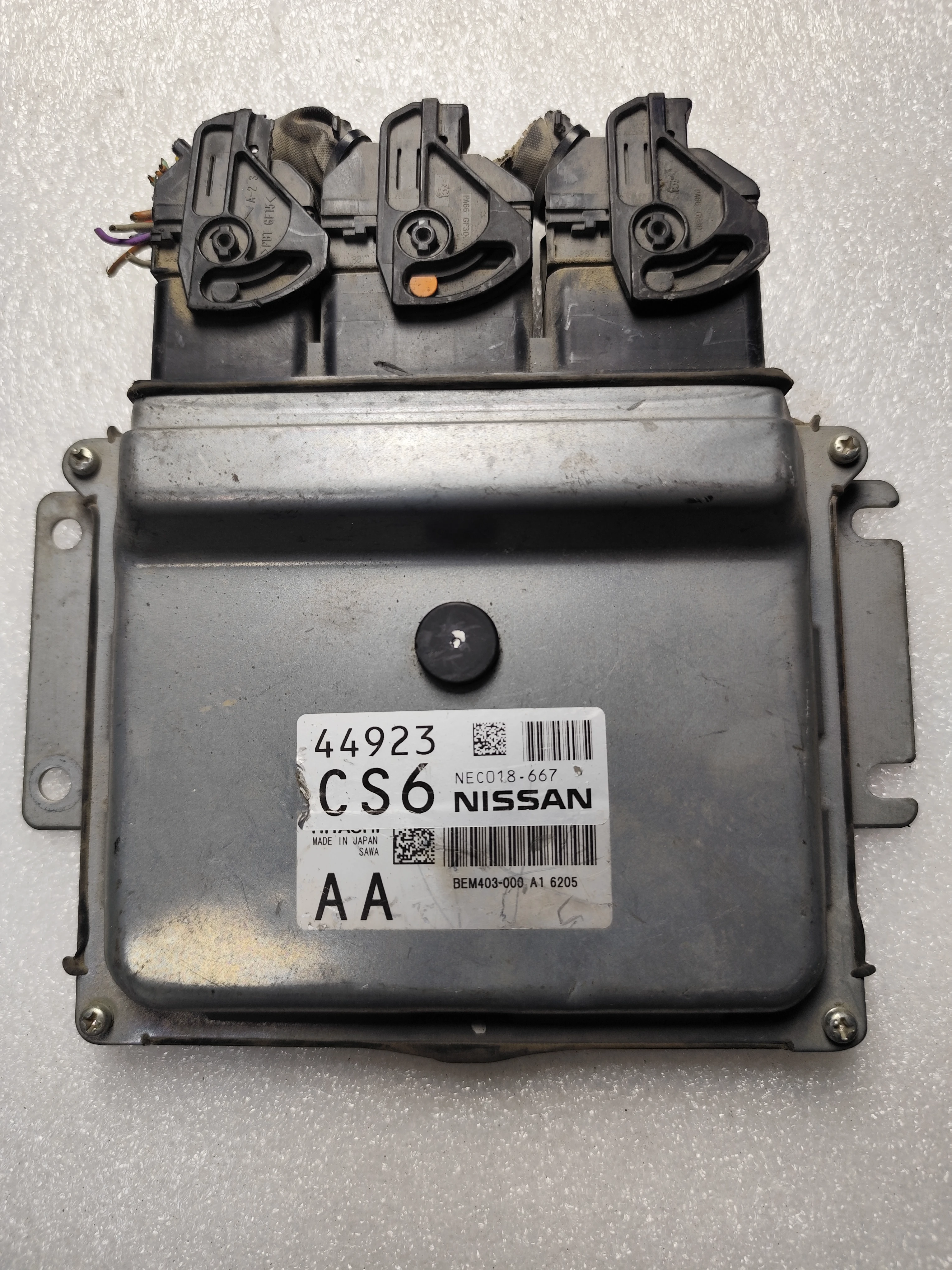 Nissan ECU – Engine Control Units | NEC018667 | Hitachi BEM403000A16205 | Genuine Used