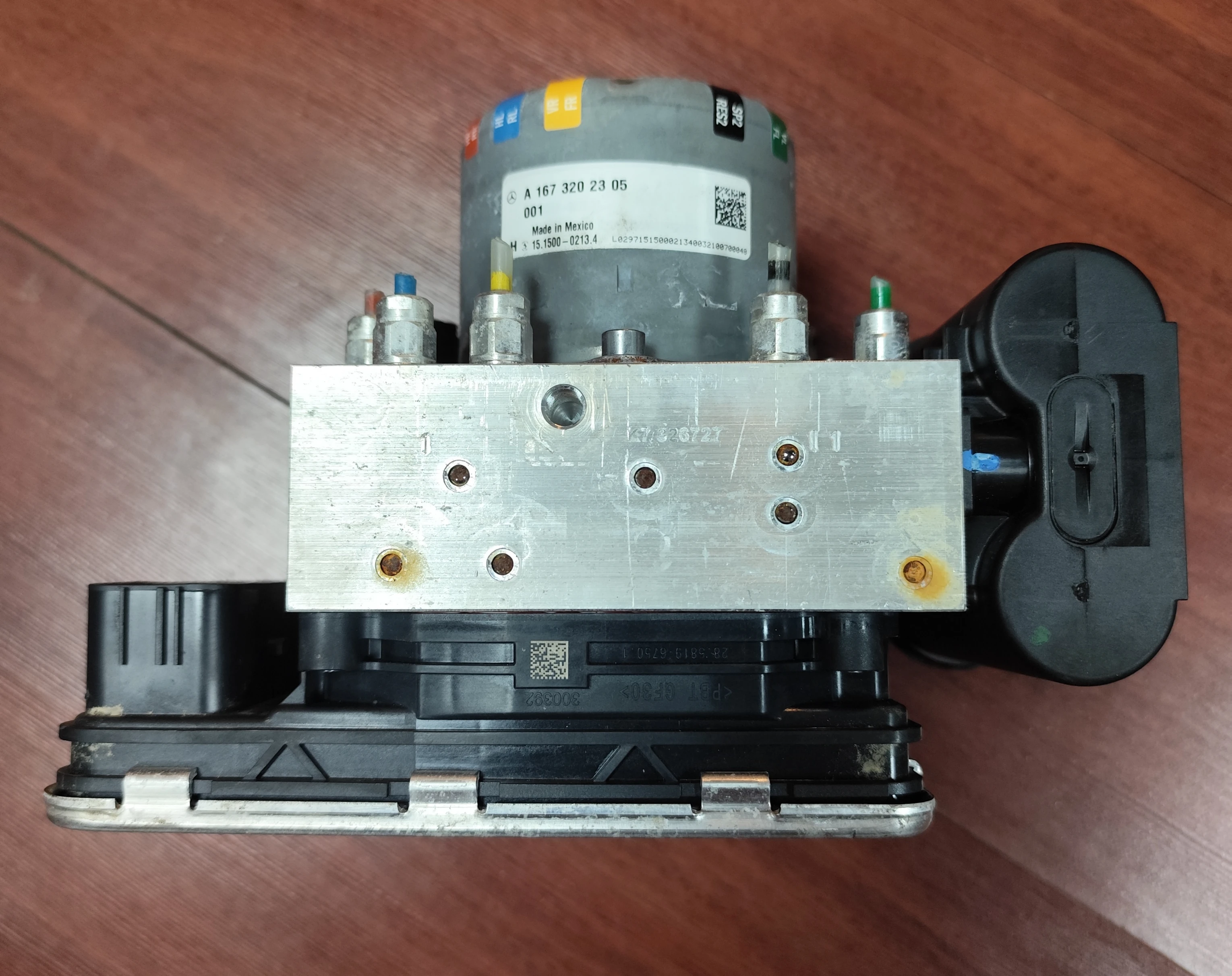 Mercedes-Benz Air suspension control unit | A1673202305 | Hella 15.15000213.4 | Genuine Used