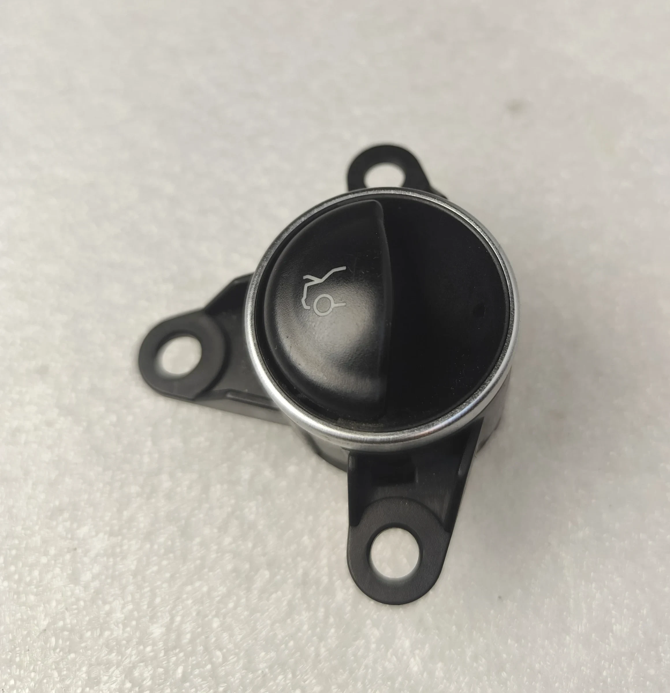 Mercedes-Benz Trunk (boot) Release Button A2330208310